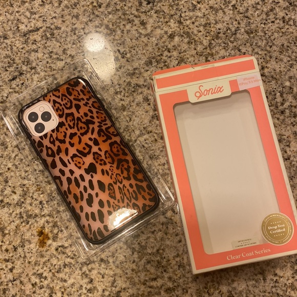 Sonix Leopard phone case - Picture 2 of 3